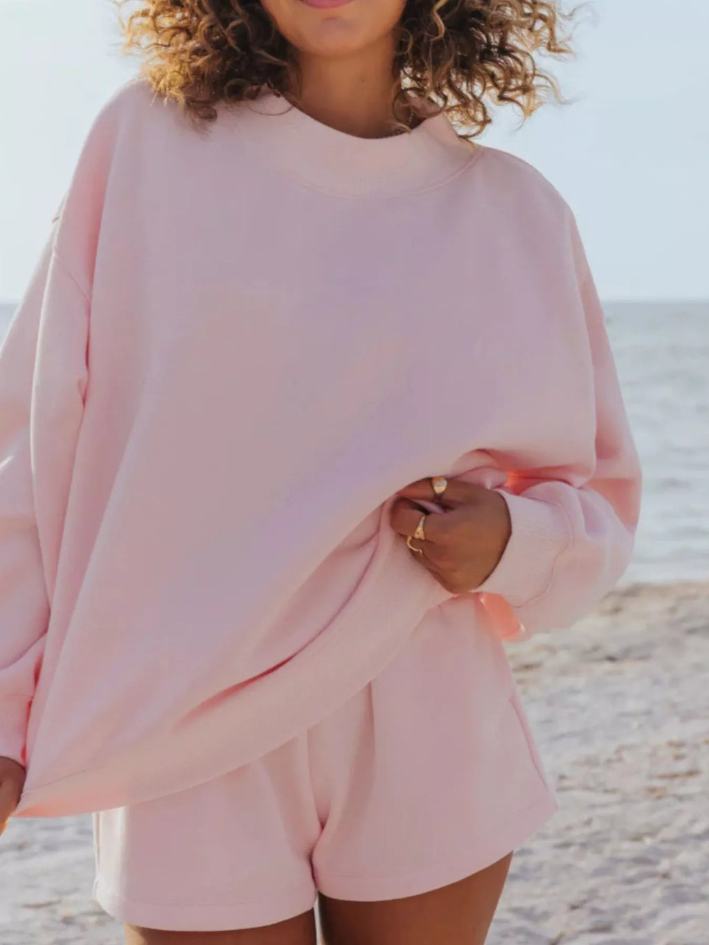 Relaxed fit sweatshirt and shorts set front view