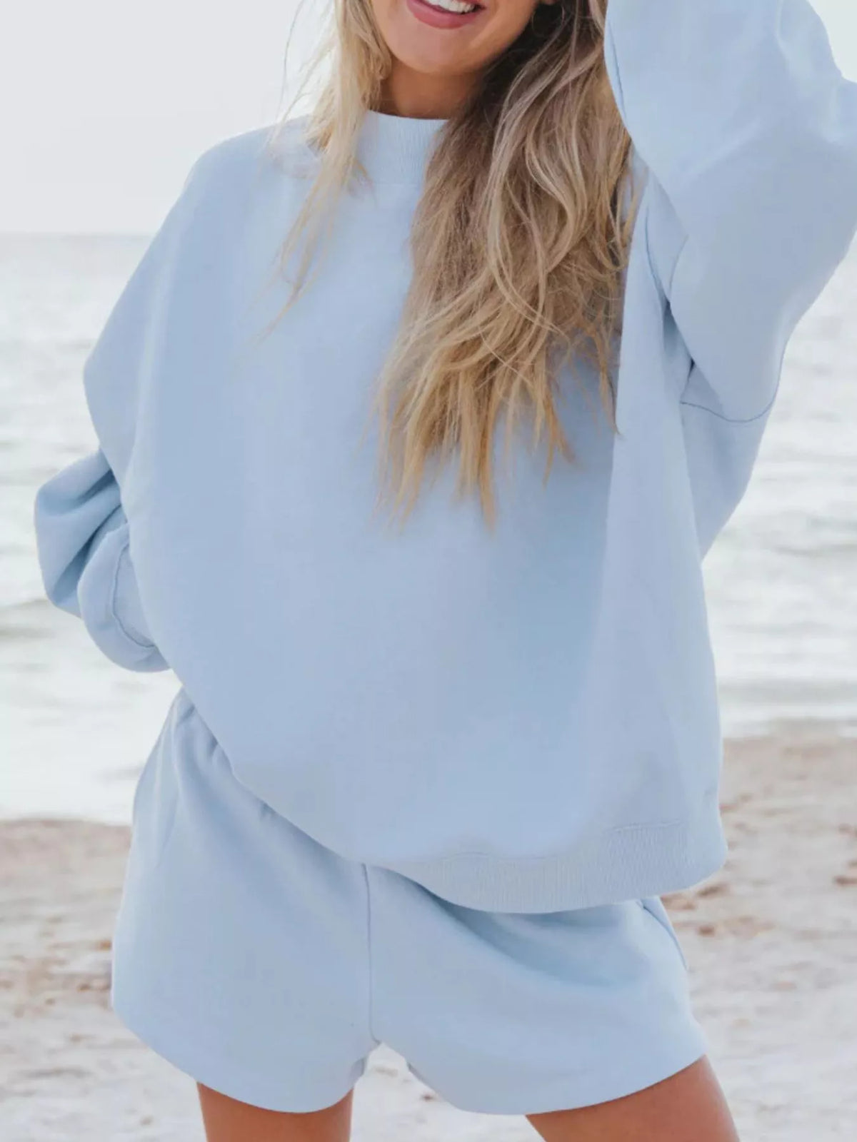 Relaxed fit sweatshirt and shorts set casual style