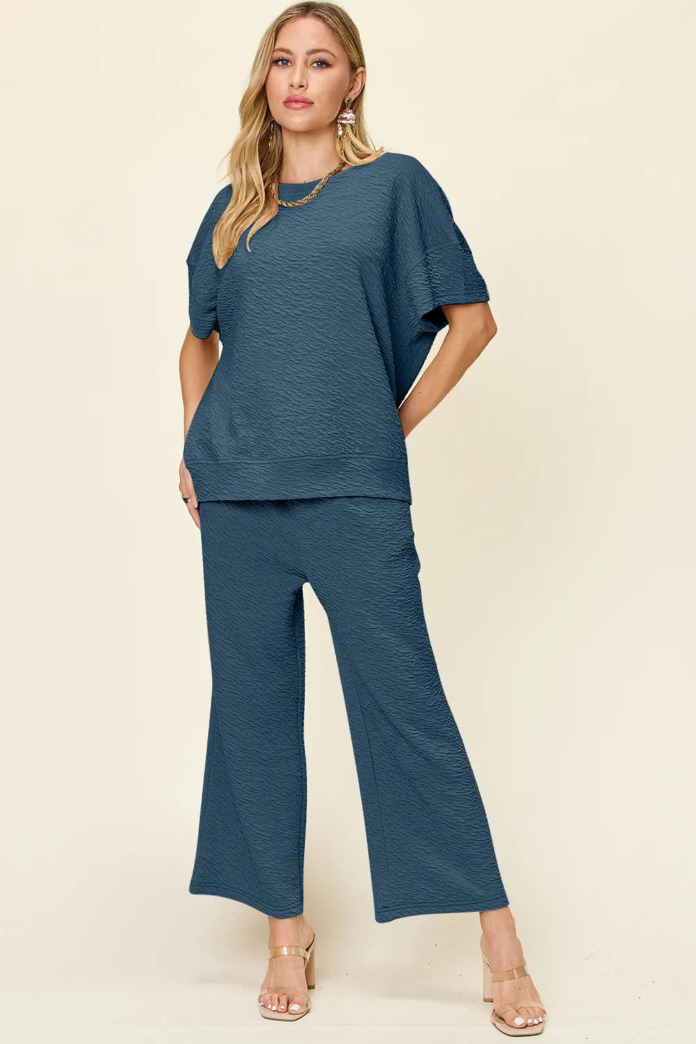 Textured short sleeve top and pants set casual outfit