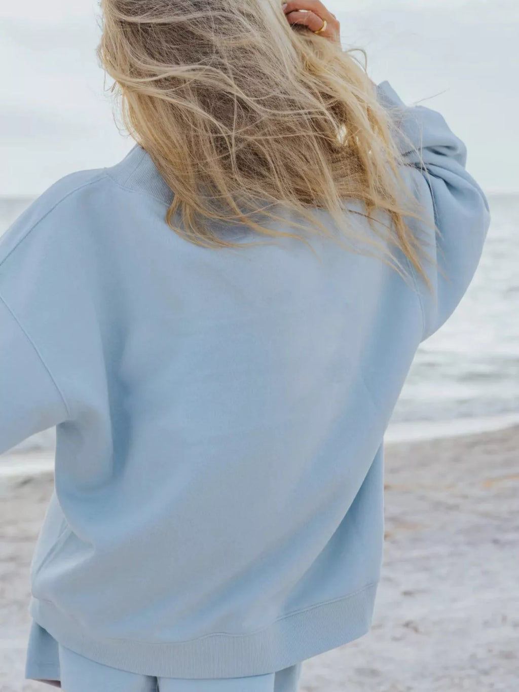 Relaxed fit sweatshirt and shorts set stretch fabric