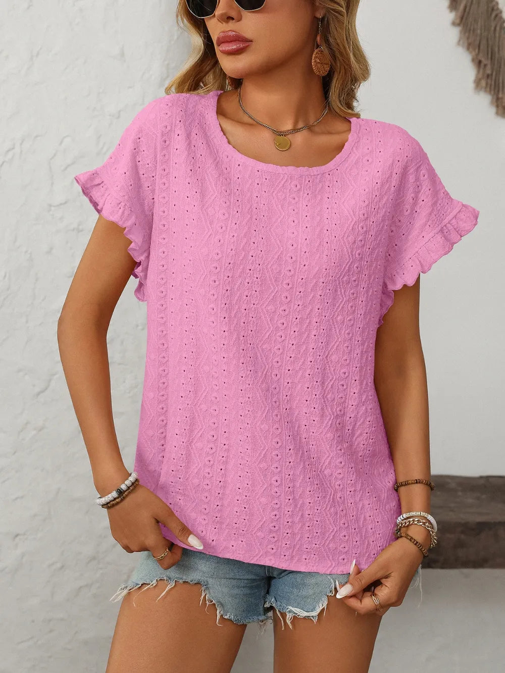 Eyelet short sleeve top round neck detail