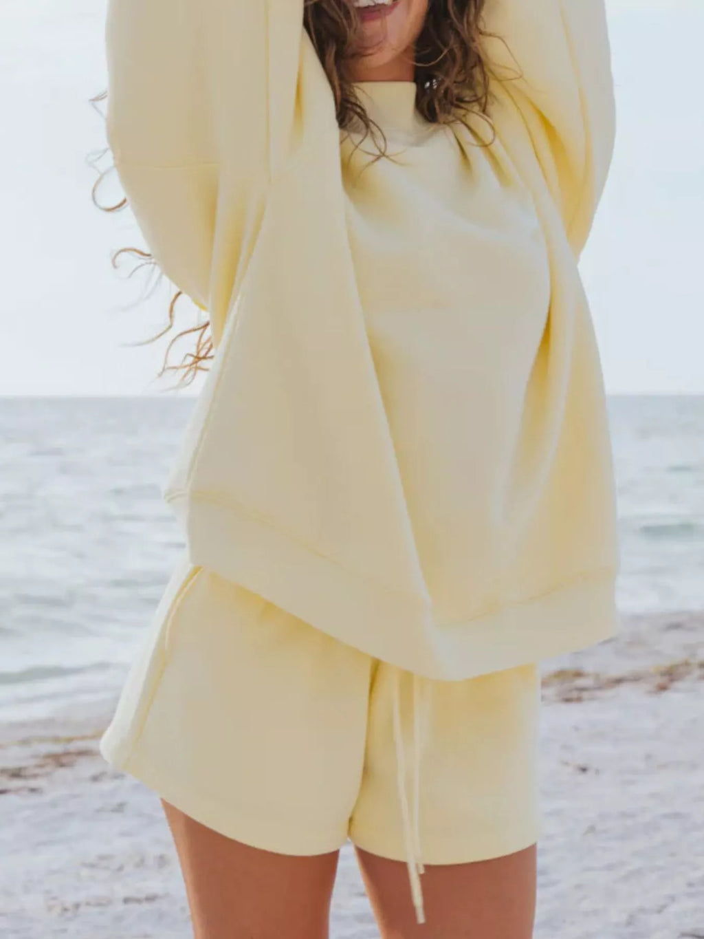 Relaxed fit sweatshirt and shorts set sweatshirt detail